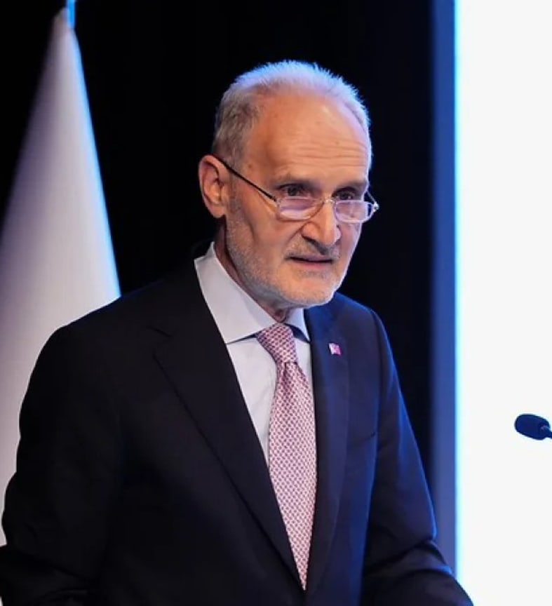 Teknolojiyi tüketen değil üreten ülke olmalıyız